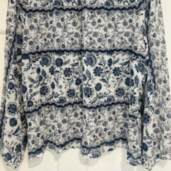 Vince Camuto "Bella" Sheer Blue and White Floral Long Sleeve Peasant - Size XL - Picture 8 of 8